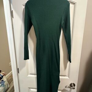 Elegant Women’s Green Ribbed Sweater Knit Dress